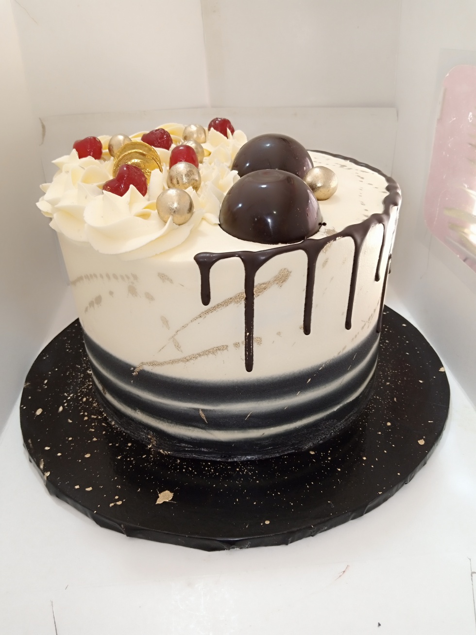 Black stripes B cream - Doofies Cakes | Buy Cakes Online in Abuja ...